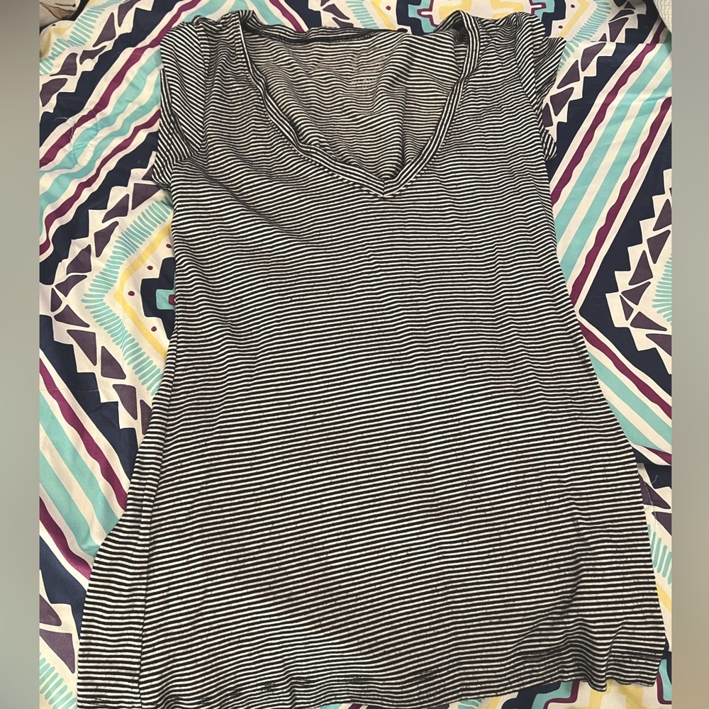 G by Guess t-shirt. US size M. Black & white. Medium wear, good condition.